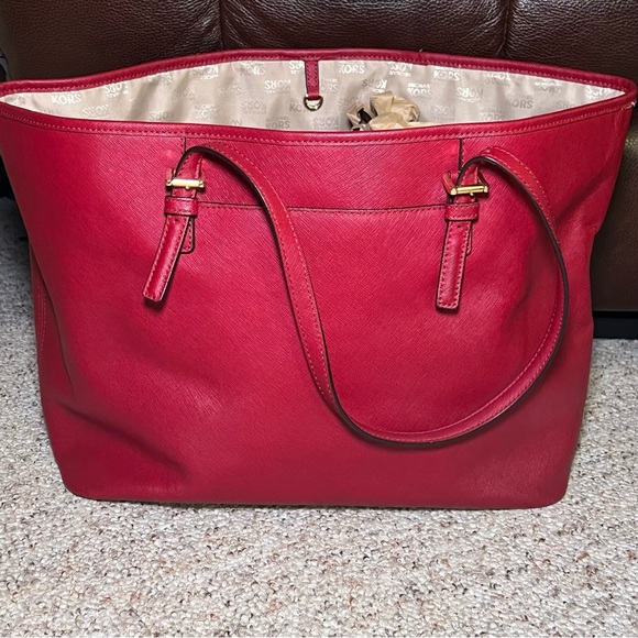 Michael Kors Red Jet Set Medium Tote Bag And Wallet Set - Picture 2 of 11